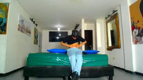 THOMAS AND DAMIAND online show from June 6, 12:32 pm
