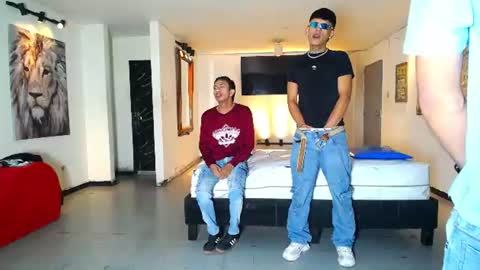 THOMAS AND DAMIAND online show from August 2, 12:36 pm