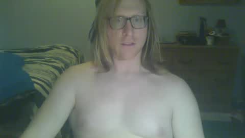 Snapshot of gnger31foru chatting on January 9, 2:11 am Steven Meadow online show from January 9, 2:11 am