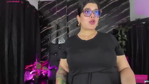 Snapshot of goddess_arethaozz chatting on June 21, 5:04 pm Aretha online show from June 21, 5:04 pm