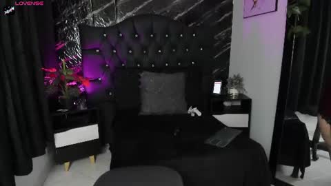 Snapshot of goddess_arethaozz chatting on July 8, 2:10 pm Aretha online show from July 8, 2:10 pm