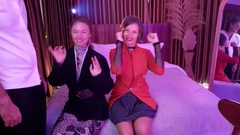   330 UTC2 girls   online show from January 11, 4:28 am