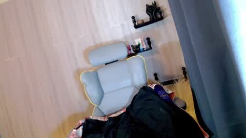 goddess_of_sex18 online show from August 6, 11:06 pm