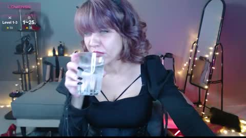 Snapshot of goddess_orsa chatting on February 5, 6:40 am Orsa online show from February 5, 6:40 am