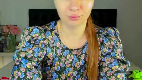 Snapshot of goddess_squirt_ chatting on May 19, 2:18 am Katrin online show from May 19, 2:18 am
