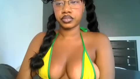 Snapshot of goddessdaisysky chatting on July 8, 1:21 am Goddess Daisy Sky online show from July 8, 1:21 am