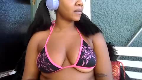 Snapshot of goddessdaisysky chatting on July 22, 11:07 pm Goddess Daisy Sky online show from July 22, 11:07 pm