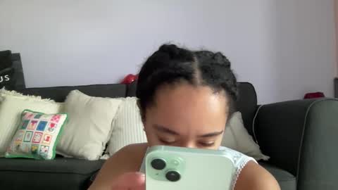 Snapshot of goddesselxo chatting on March 28, 10:59 am Goddess L online show from March 28, 10:59 am