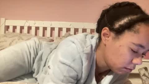 Snapshot of goddesselxo chatting on April 4, 9:01 pm Goddess L online show from April 4, 9:01 pm