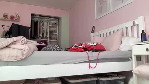 Snapshot of goddesselxo chatting on May 27, 5:43 pm Goddess L online show from May 27, 5:43 pm
