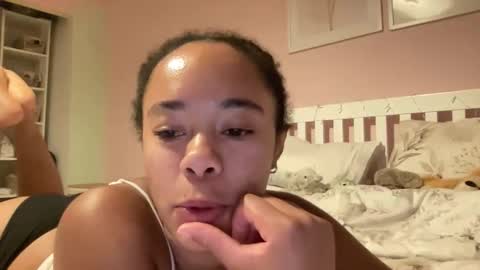 Snapshot of goddesselxo chatting on June 6, 1:00 am Goddess L online show from June 6, 1:00 am