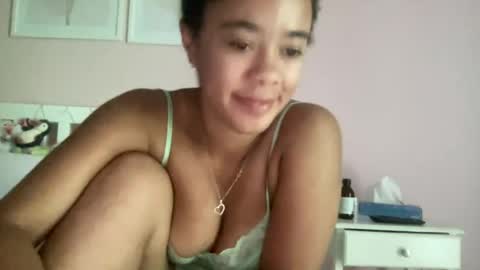 Snapshot of goddesselxo chatting on June 18, 7:30 am Goddess L online show from June 18, 7:30 am