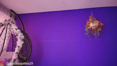 Snapshot of goddessjulieta chatting on July 17, 6:46 pm Julieta online show from July 17, 6:46 pm