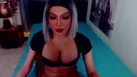 Lucy Pearl online show from February 3, 5:38 am