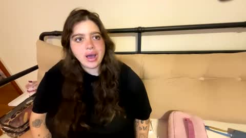 Snapshot of goddessviccc chatting on July 10, 2:05 am princessviccxo online show from July 10, 2:05 am