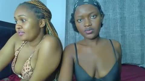 Snapshot of godess_lunah chatting on May 18, 7:09 pm godess_lunah online show from May 18, 7:09 pm