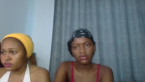 Snapshot of godess_lunah chatting on May 28, 10:12 am godess_lunah online show from May 28, 10:12 am