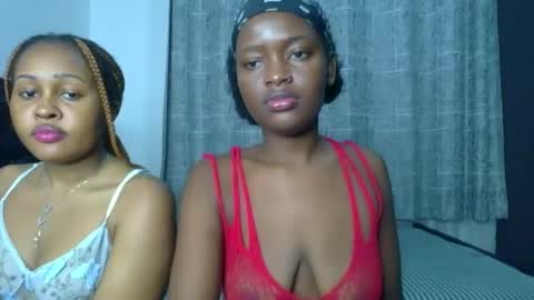 Snapshot of godess_lunah chatting on May 29, 5:33 pm godess_lunah online show from May 29, 5:33 pm