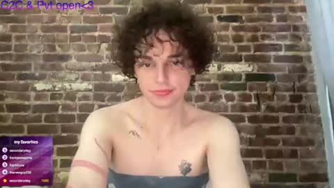 Snapshot of godsheshot chatting on July 4, 9:32 pm godsheshot online show from July 4, 9:32 pm