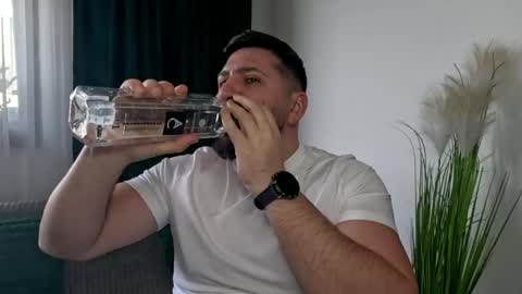 gold_alpha_boy online show from April 15, 1:18 pm