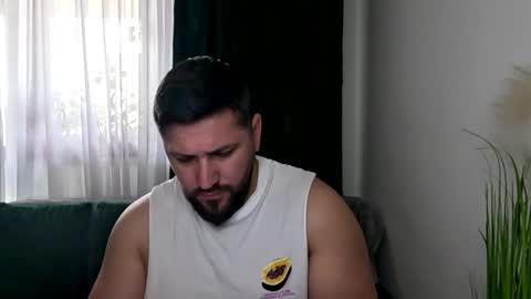 gold_alpha_boy online show from April 18, 8:07 am