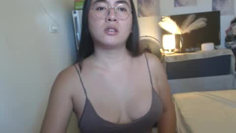 Snapshot of goldbella_ chatting on April 29, 2:04 am bella online show from April 29, 2:04 am
