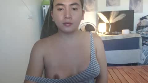 Snapshot of goldbella_ chatting on May 5, 5:26 am bella online show from May 5, 5:26 am