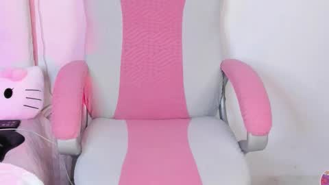 golden_issy online show from February 14, 1:46 am