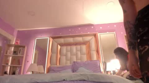 goldentemptation_ online show from April 6, 7:59 pm