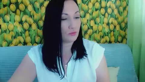 Snapshot of goldmoonn chatting on April 18, 12:42 pm goldmoonn online show from April 18, 12:42 pm