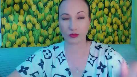 Snapshot of goldmoonn chatting on May 17, 3:19 pm goldmoonn online show from May 17, 3:19 pm