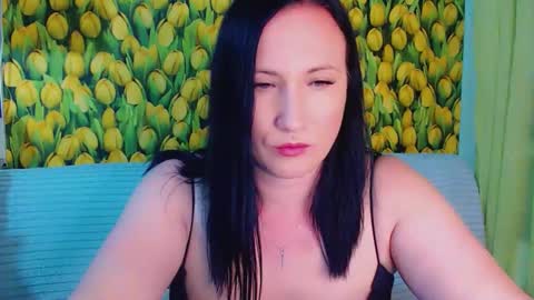Snapshot of goldmoonn chatting on May 23, 6:01 pm goldmoonn online show from May 23, 6:01 pm