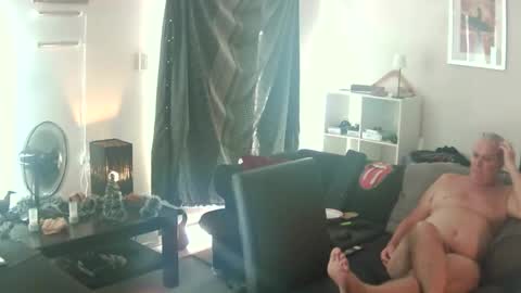 goldyguy011 online show from December 18, 11:11 pm