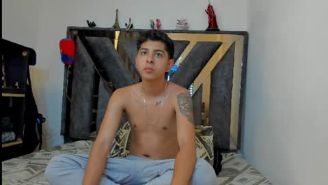 gomez_c_ online show from July 1, 12:07 pm