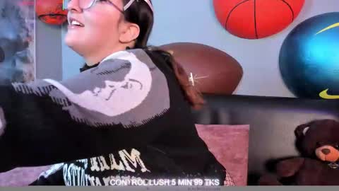 Snapshot of gomory_kitty chatting on February 25, 5:00 pm gomory_kitty online show from February 25, 5:00 pm