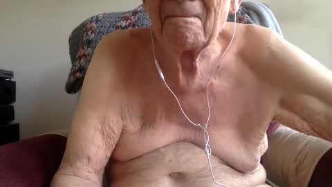 Sweet old guy online show from September 18, 8:11 pm
