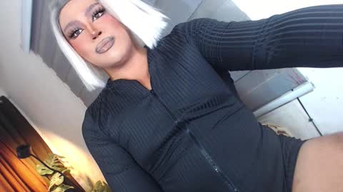 Snapshot of gorgeous_devilxxx chatting on December 17, 12:55 pm Samantha online show from December 17, 12:55 pm