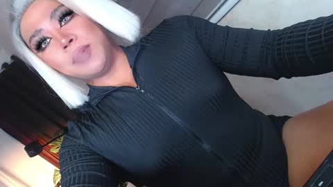 Snapshot of gorgeous_devilxxx chatting on January 14, 8:47 pm Samantha online show from January 14, 8:47 pm