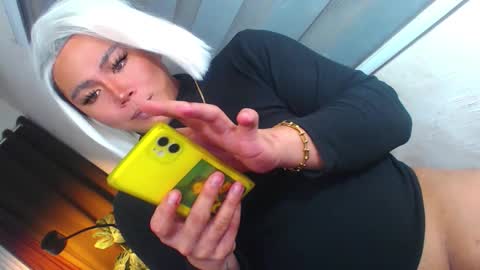 Snapshot of gorgeous_devilxxx chatting on February 4, 1:00 am Samantha online show from February 4, 1:00 am