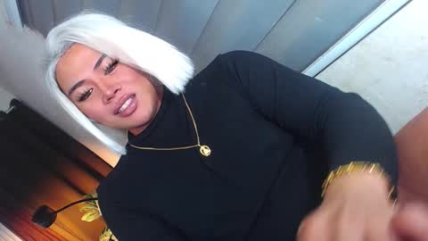 Snapshot of gorgeous_devilxxx chatting on February 4, 9:53 pm Samantha online show from February 4, 9:53 pm