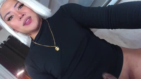 Snapshot of gorgeous_devilxxx chatting on February 18, 1:45 am Samantha online show from February 18, 1:45 am