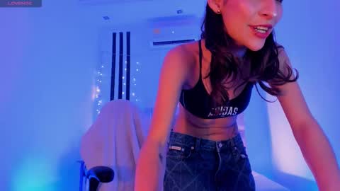 i am Jessi  I love animals and drawing I hope to get along with everyone. XOXO online show from February 10, 8:24 pm