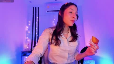 i am Jessi  I love animals and drawing I hope to get along with everyone. XOXO online show from February 21, 8:21 pm