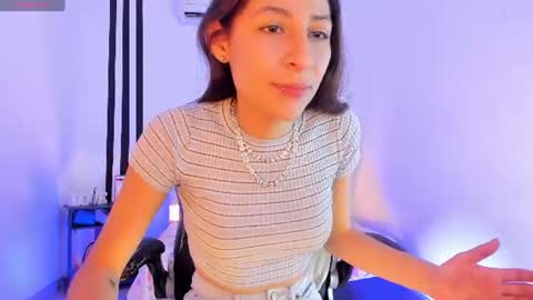Snapshot of gorgeous_t chatting on June 23, 6:50 pm i am Jessi I love animals and drawing I hope to get along with everyone. XOXO online show from June 23, 6:50 pm