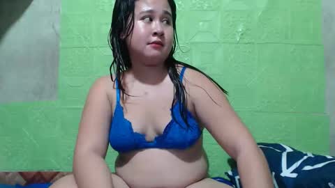 gorgeousasianmyra online show from September 12, 3:17 am