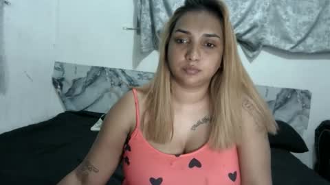 gorgeouslips10 online show from April 15, 6:04 pm