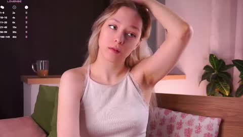 Luna online show from May 25, 1:33 am