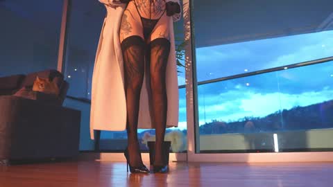 sophie  Special celebration a the beach 300k followers 3011 and 0112   online show from March 8, 11:18 pm