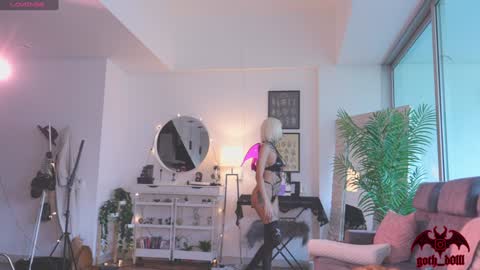 sophie  Special celebration a the beach 300k followers 3011 and 0112   online show from October 29, 9:16 pm