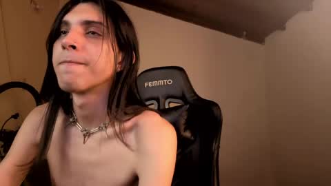 angelito tu novio online show from May 23, 8:18 am